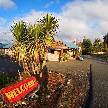 West Coast Motel On The Harbour Уклуелет Екстериор снимка